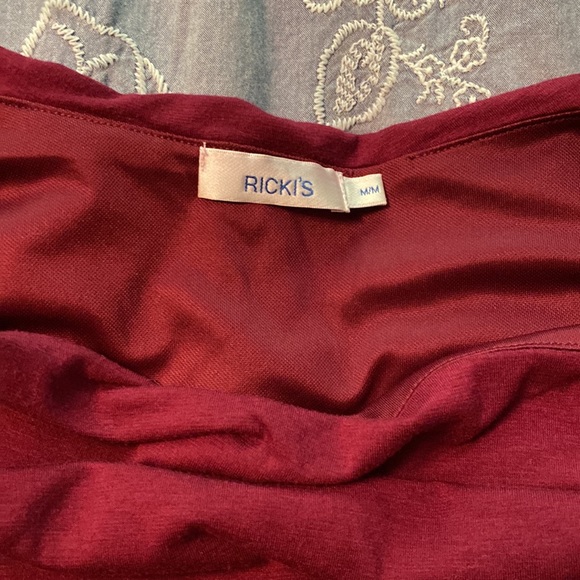Ricki’s burgundy tank size medium - Picture 2 of 3